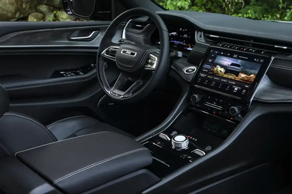 2025 Jeep Grand Cherokee L Interior front