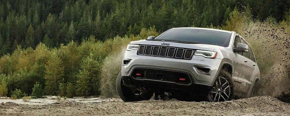 2019 Jeep Grand Cherokee off-roading
