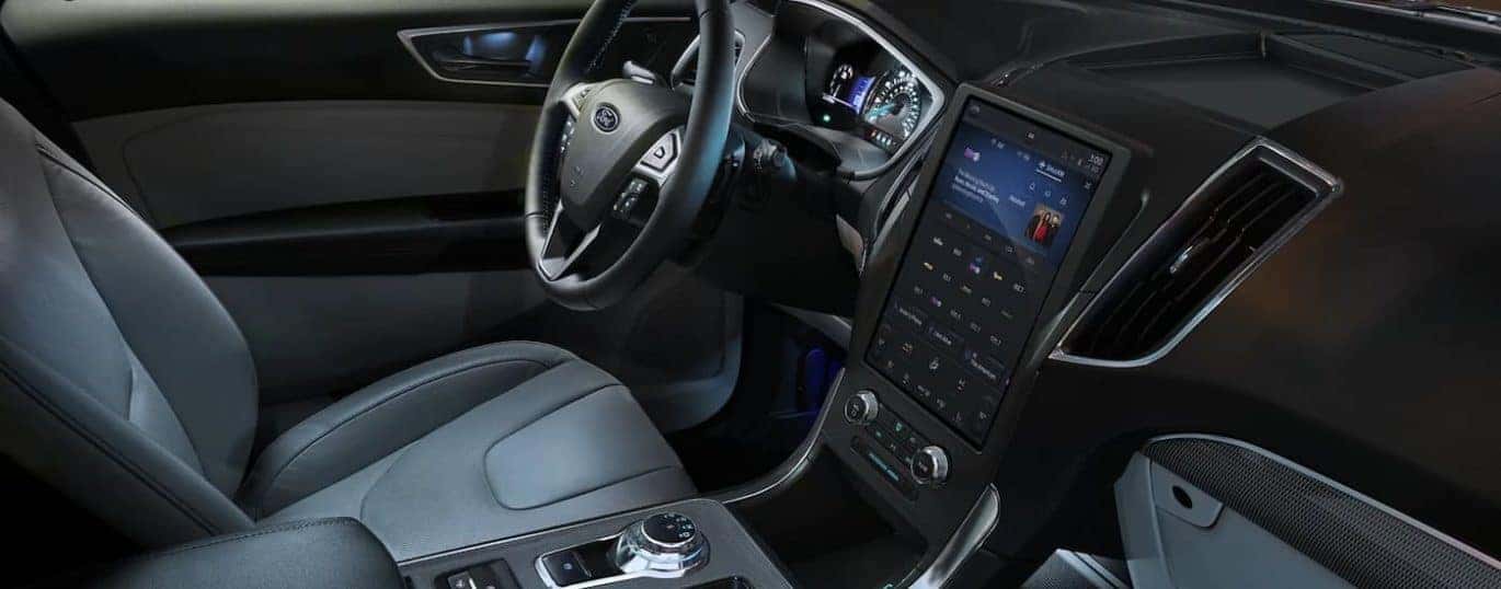 The dash and infotainment screen are shown in a 2022 Ford Edge.