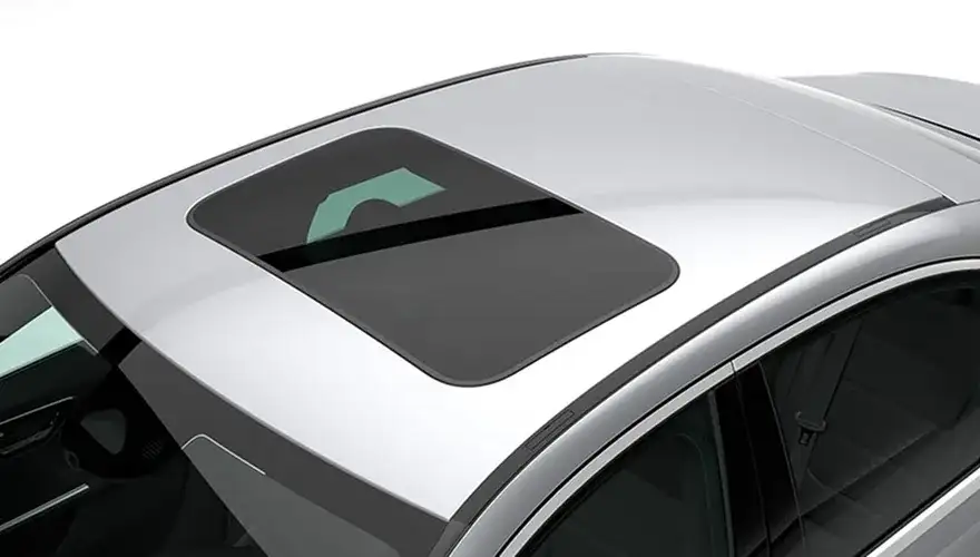 Tinted glass sunroof of the C 300 4MATIC Sedan seen from above.