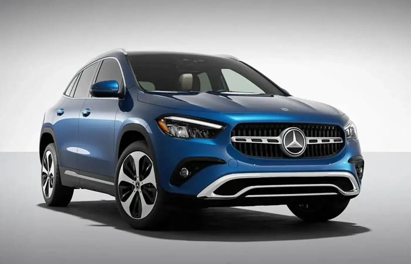 GLA 250 4MATIC SUV shown from a front three-quarter angle.