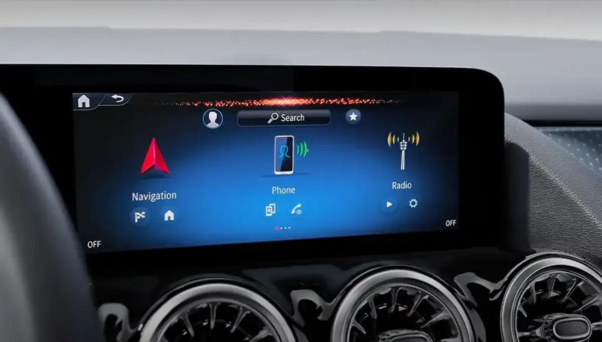 Central touchscreen showing the Hey Mercedes voice assistant with an audio waveform.