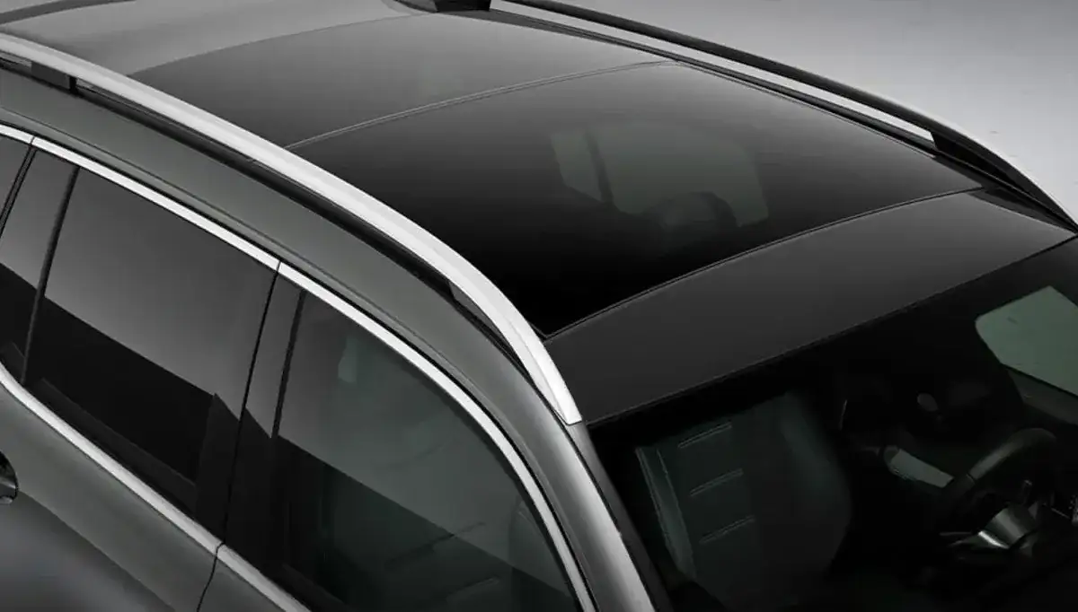Close view of the aluminum roof rail running along the GLB roofline.