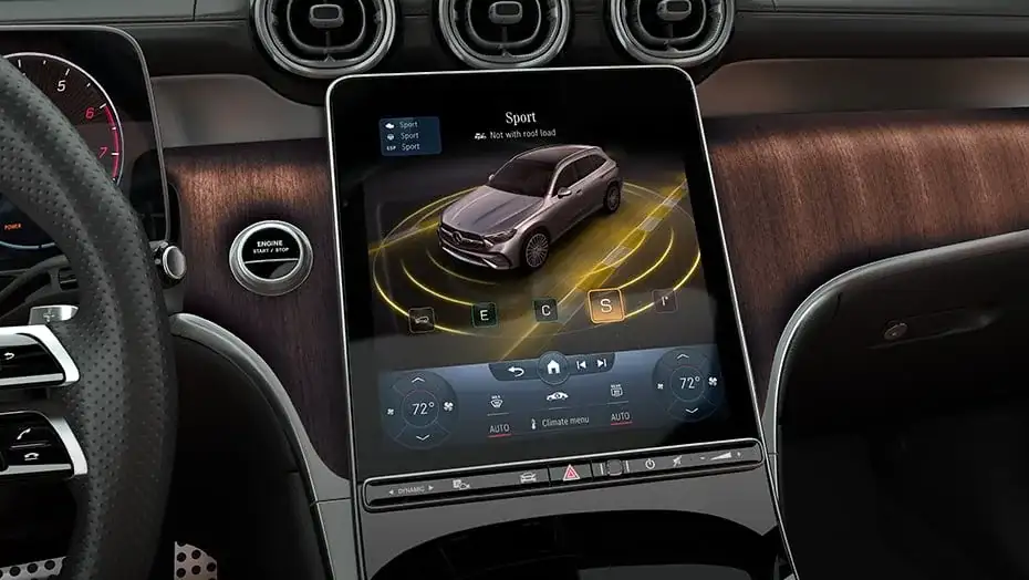 GLC 300 central display showing the DYNAMIC SELECT drive program menu in Sport mode.
