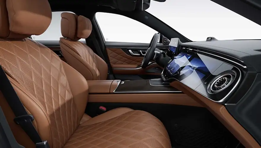 Saddle brown Nappa leather front seats with diamond stitching
