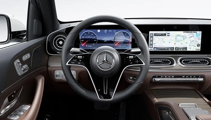 Nappa leather steering wheel in front of the digital instrument cluster and touchscreen