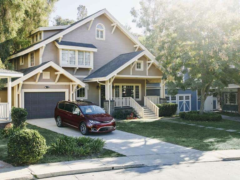 CHRYSLER CROSSOVER AND REFRESHED PACIFICA FOR 26 visual data 7