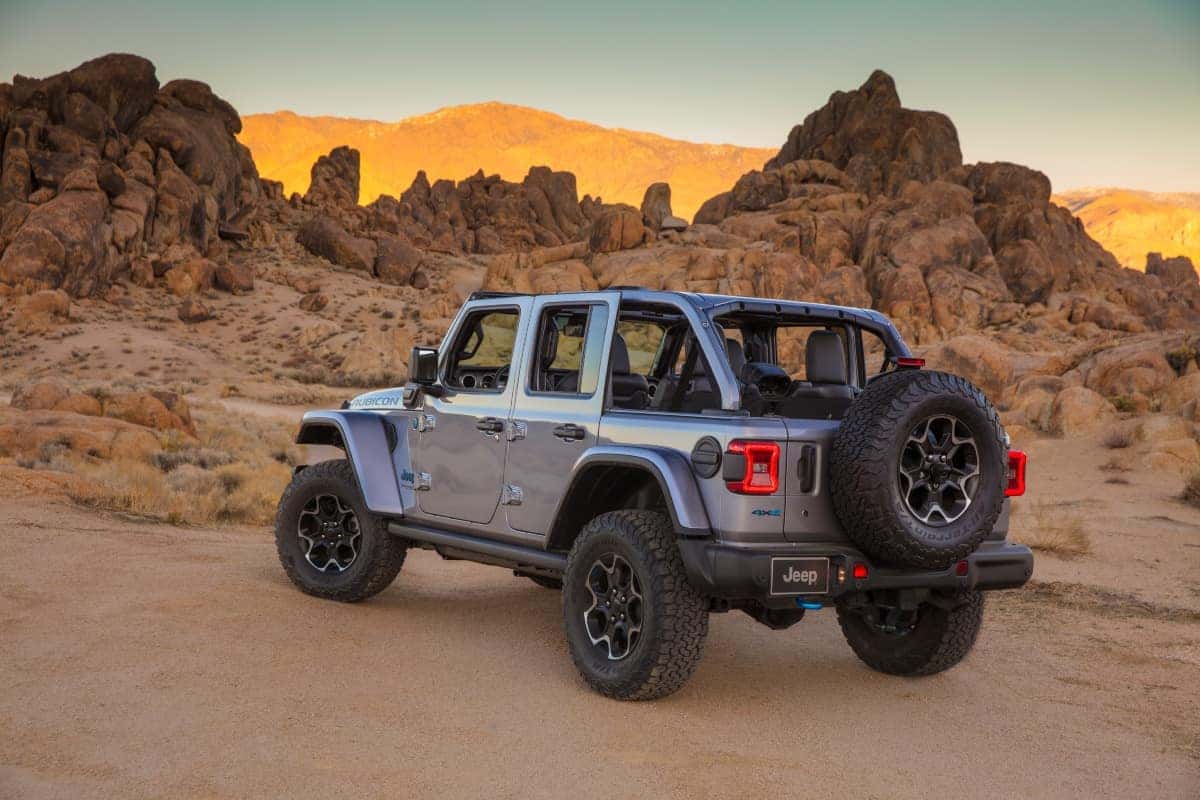 Jeep Wrangler, Gladiator Earn a Spot on KBB's 2021 Best Resale Value Awards