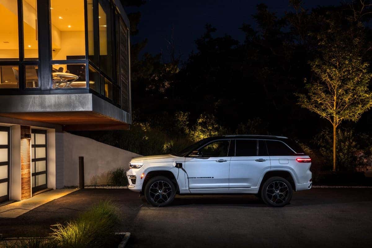 Hollywood Chrysler Jeep Grand Cherokee 4xe