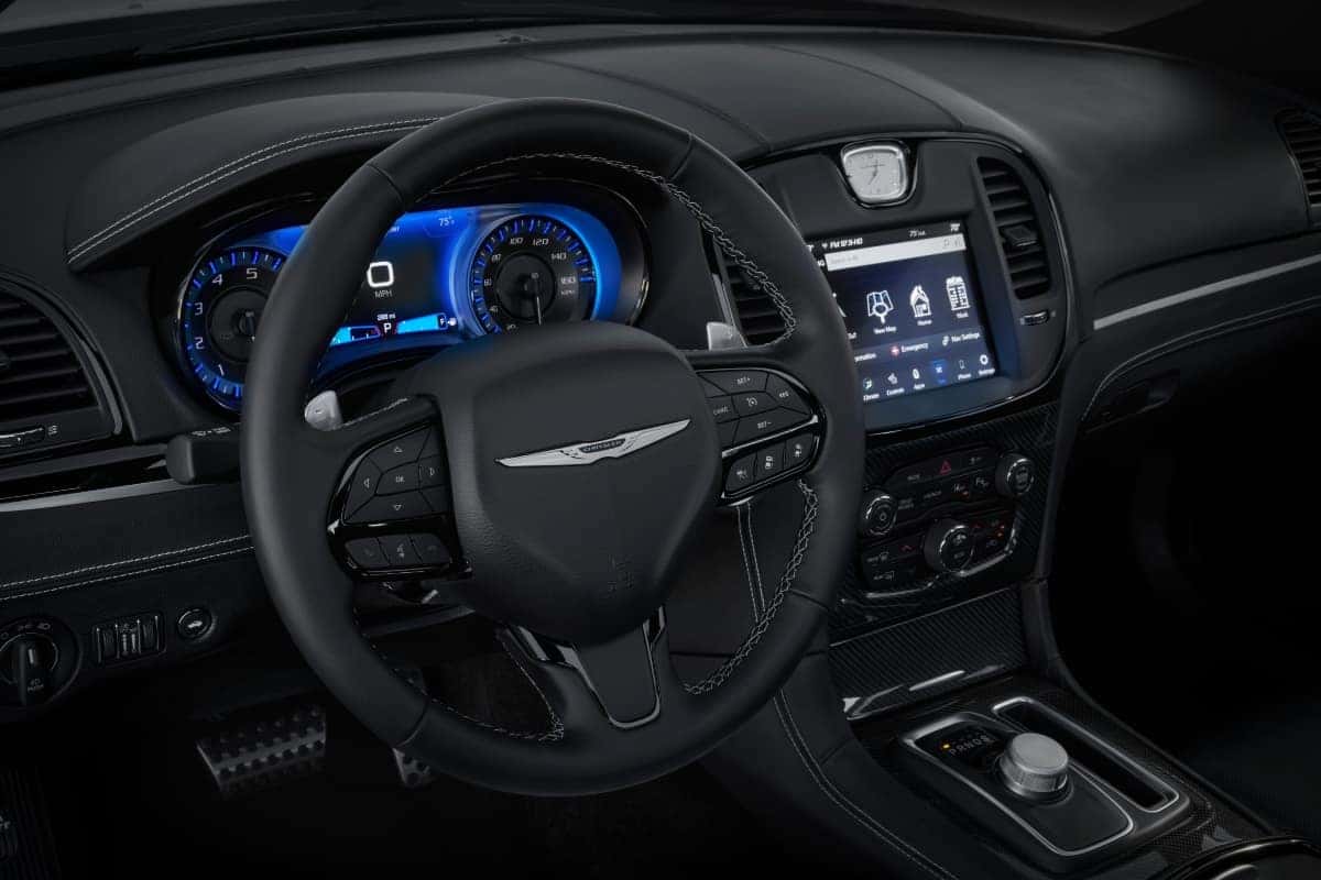 chrysler ciudad y país 2023 interior