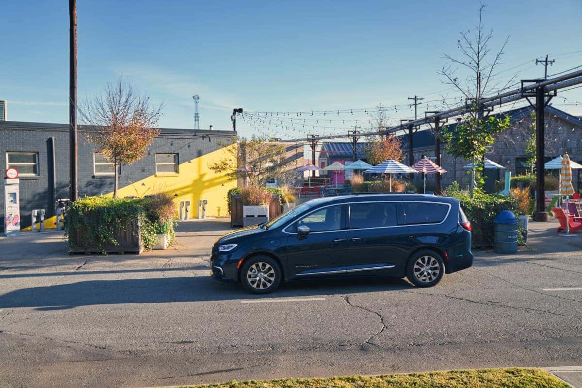 Hollywood Chrysler Jeep 2023 Chrysler Pacifica PHEV