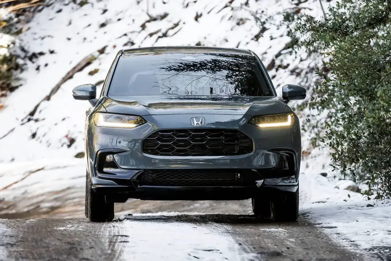 A dynamic image of the 2026 Honda HR-V EX L.