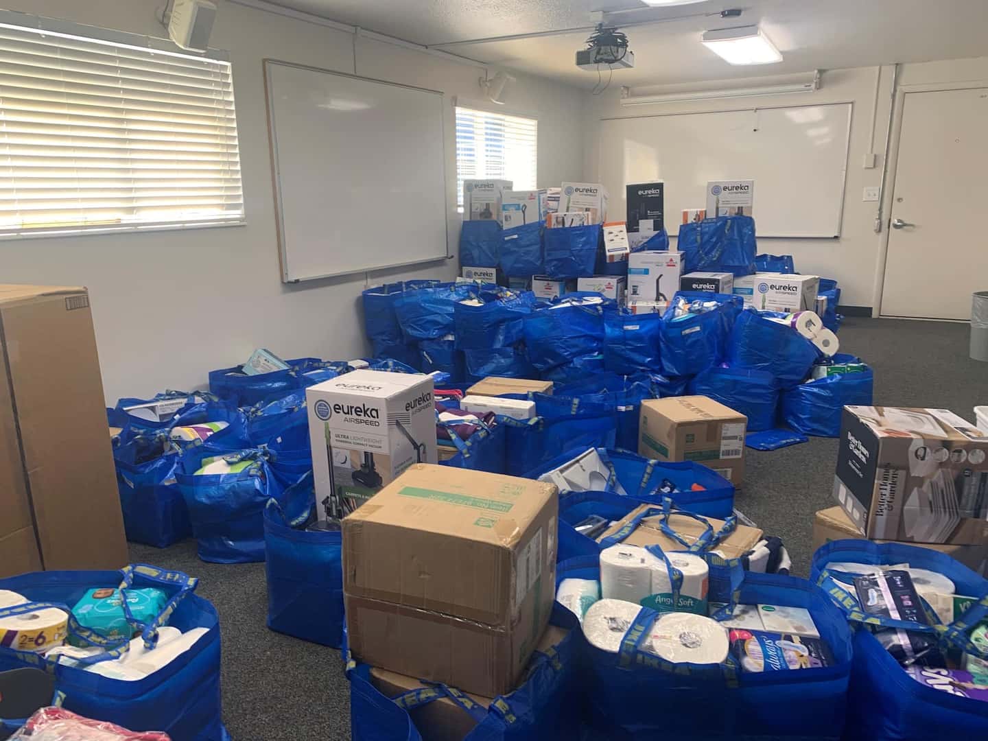 Ken Garff Lehi – Refugee Welcome Kits