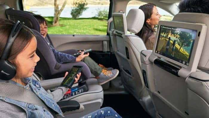 pacifica touring l plus 2019