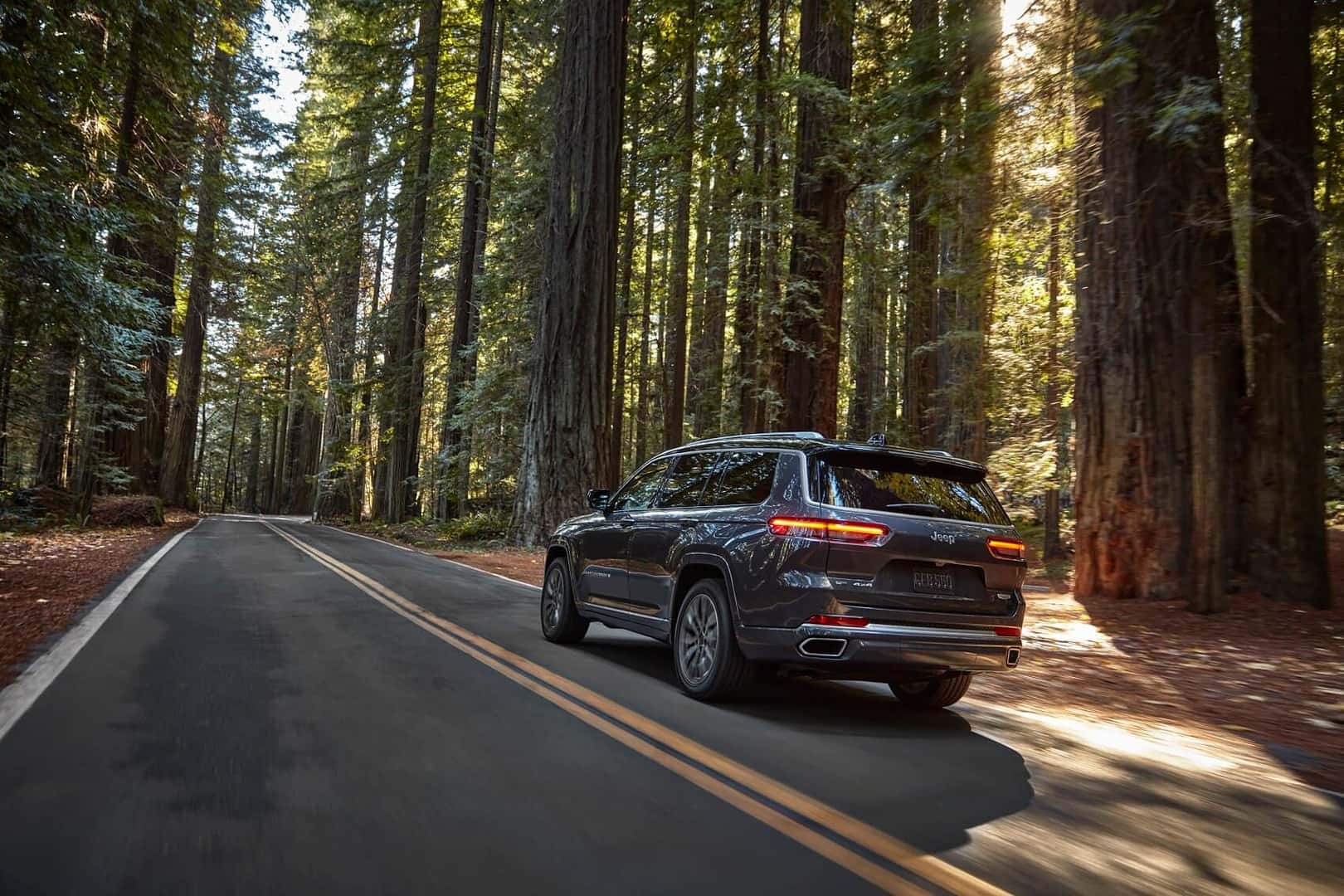 Grand Cherokee L Driving