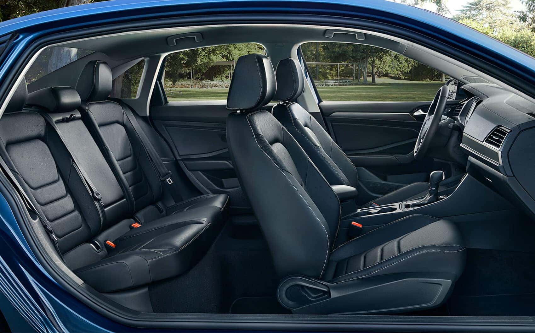 VW Jetta vs VW Passat: Interior