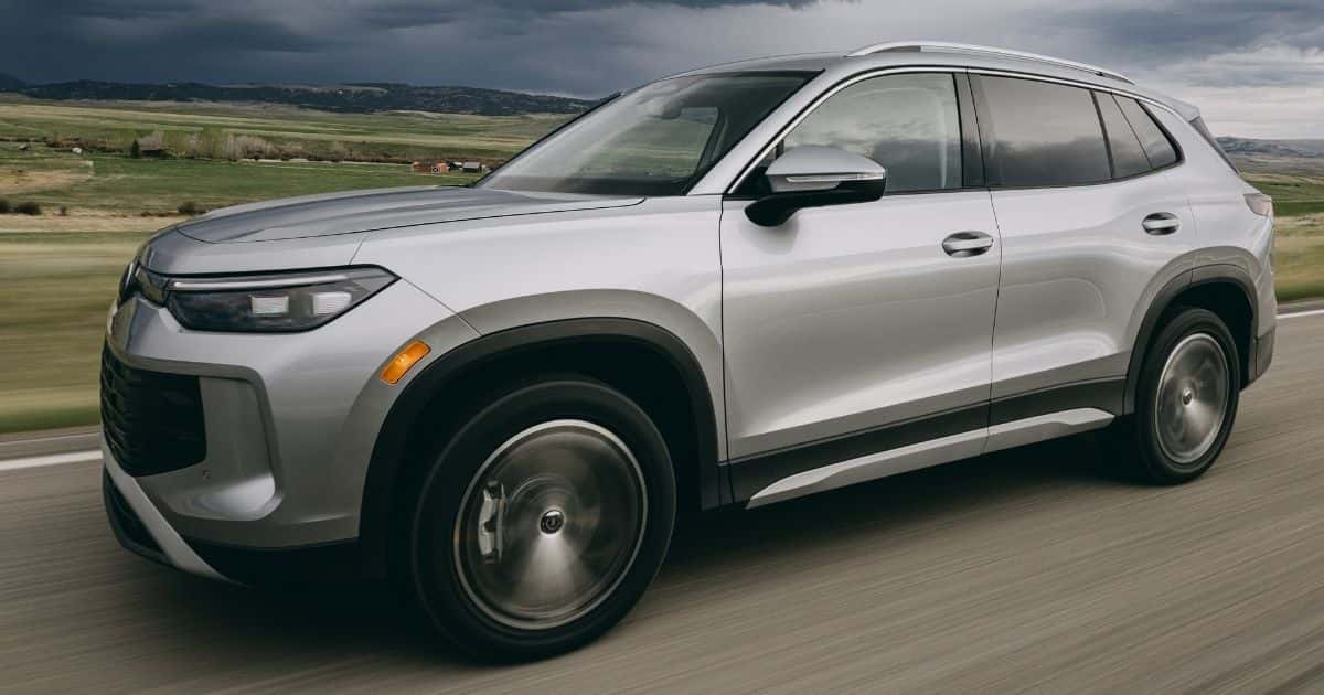 Driving Experience Compared - Volkswagen Tiguan vs. Mazda CX-5
