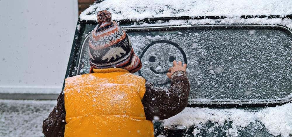 How to De-Ice Your Windshield Easily and Effectively