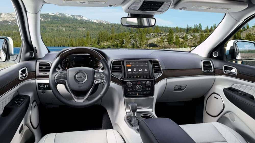2019-Jeep-Grand-Cherokee-dashboard