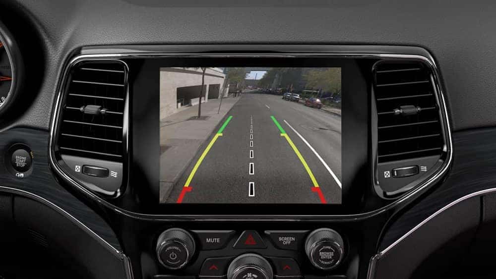 2019-Jeep-Grand-Cherokee-rearview-camera
