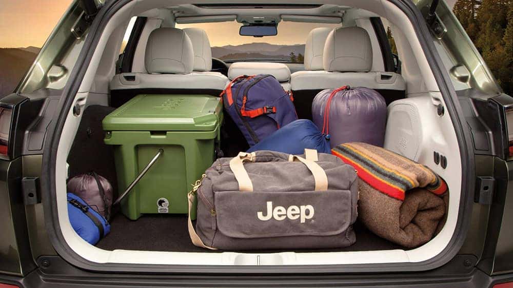 2020-Jeep-Cherokee-Interior-Space