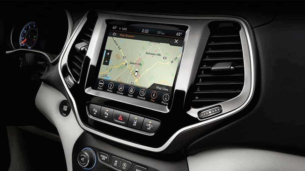 2020-Jeep-Cherokee-Technology