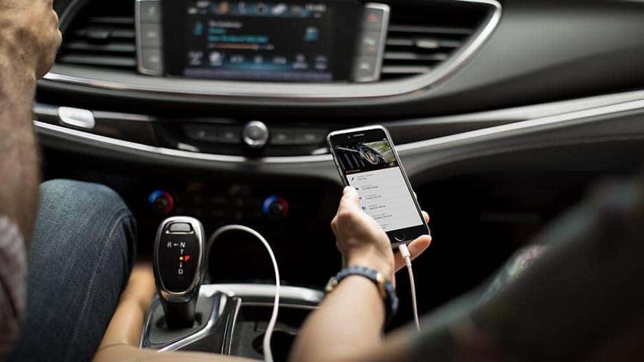 2018 Buick Enclave Smartphone