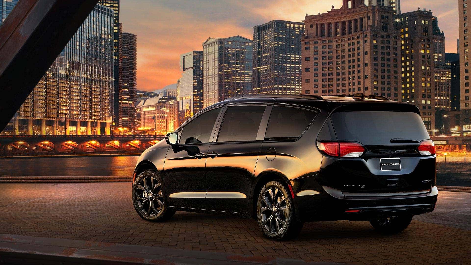 2025 Chrysler Pacifica Limited photo 4