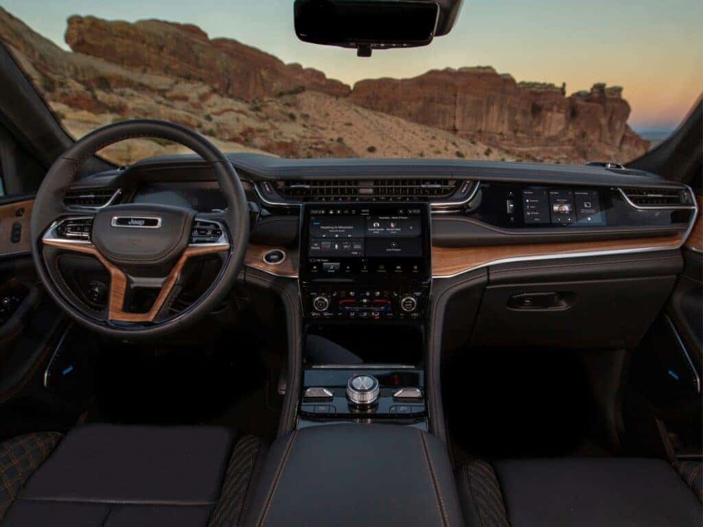 2025 Jeep Grand Cherokee Interior