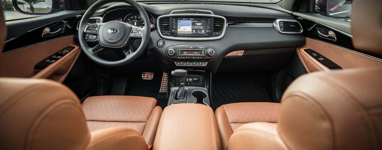 A brown leather interior of a 2019 Kia Sorento