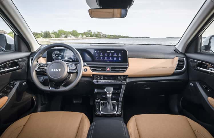 2025 Kia Seltos interior