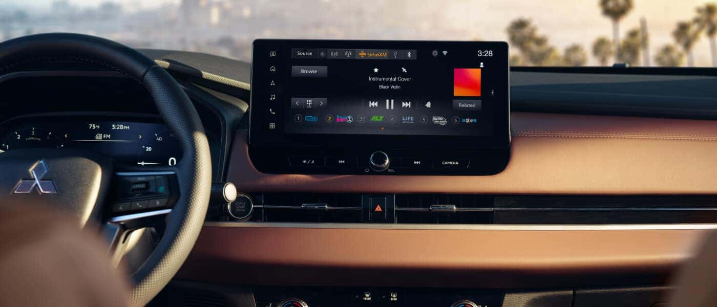 2025 Mitsubishi Outlander Interior Center Console