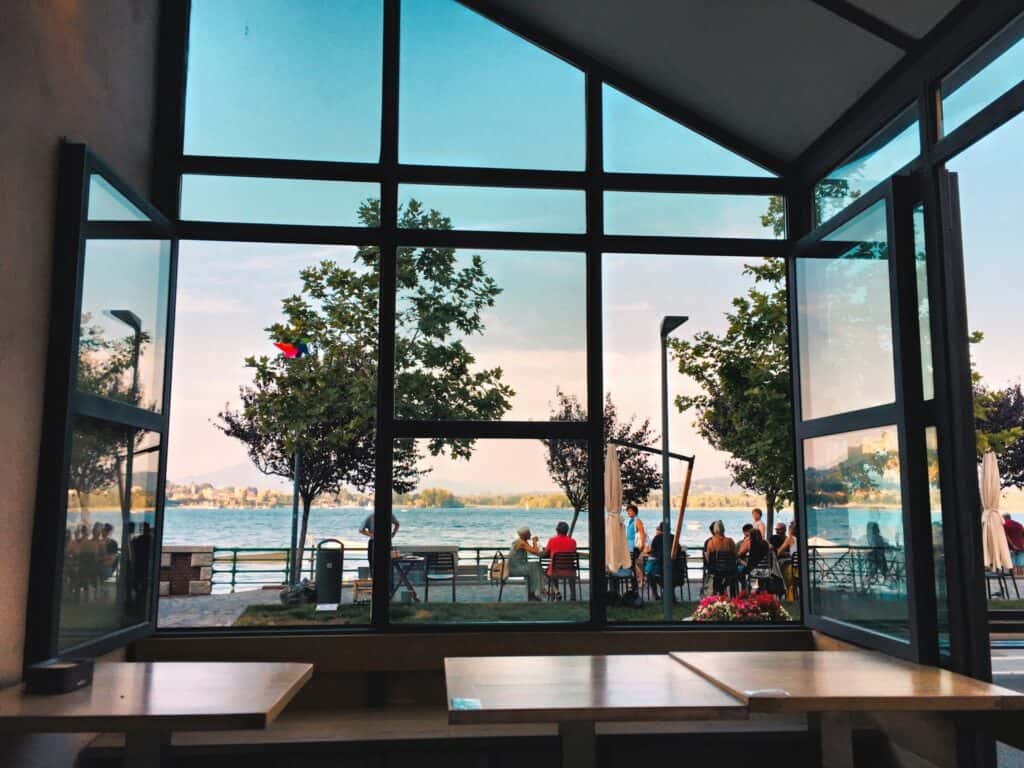 restaurant on the water