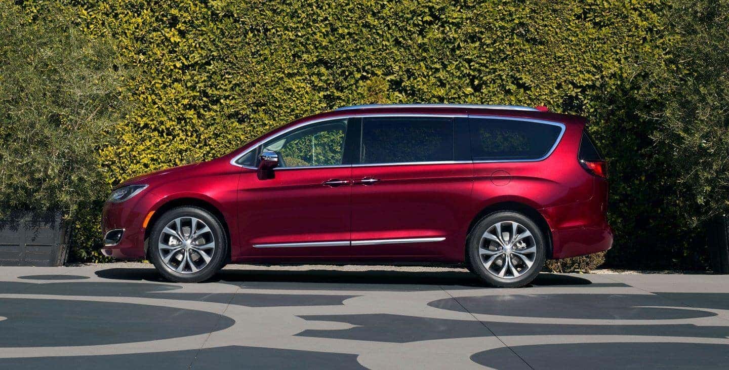 2018 Chrysler Pacifica Red